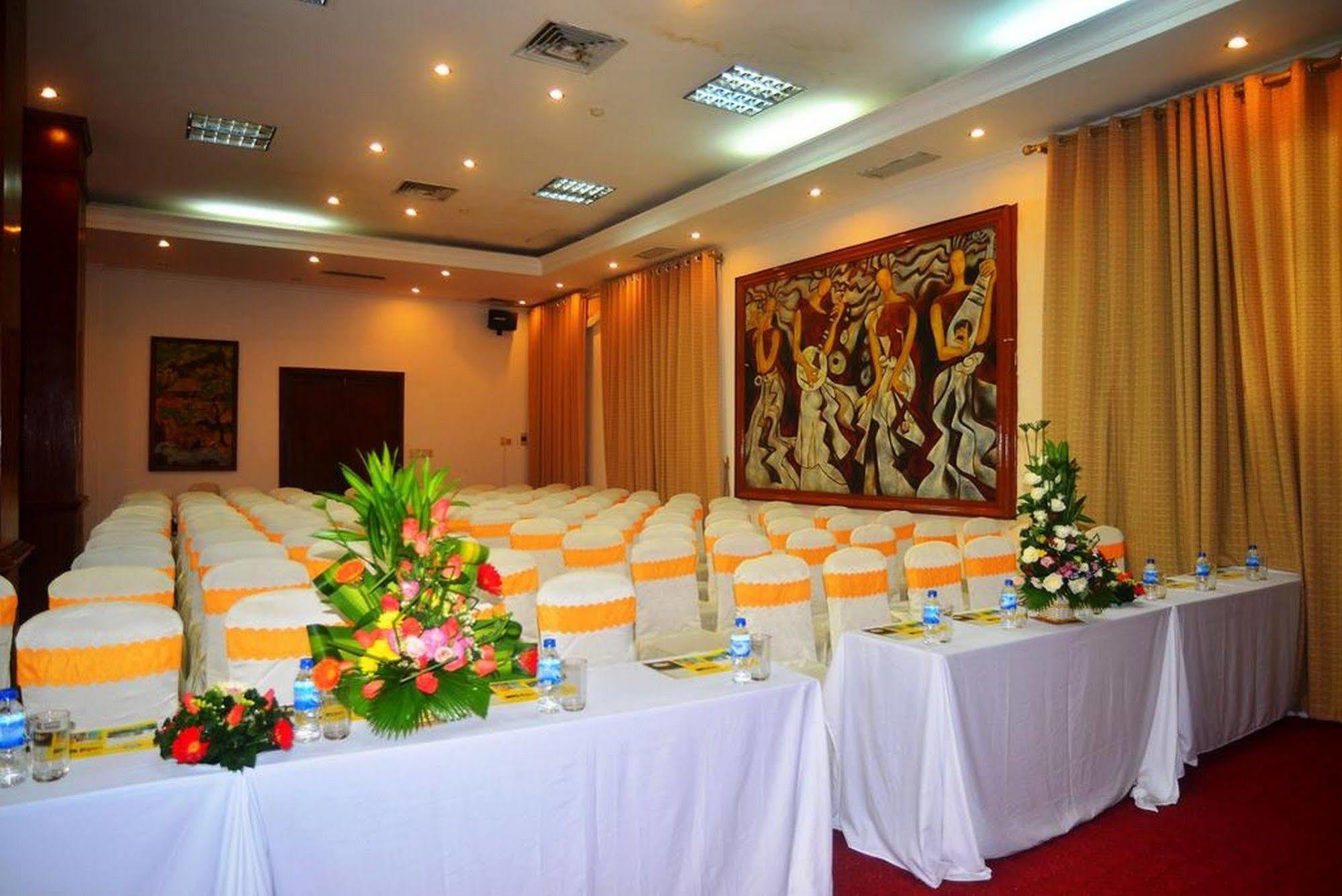 Central Hotel Quảng Ngãi Eksteriør billede
