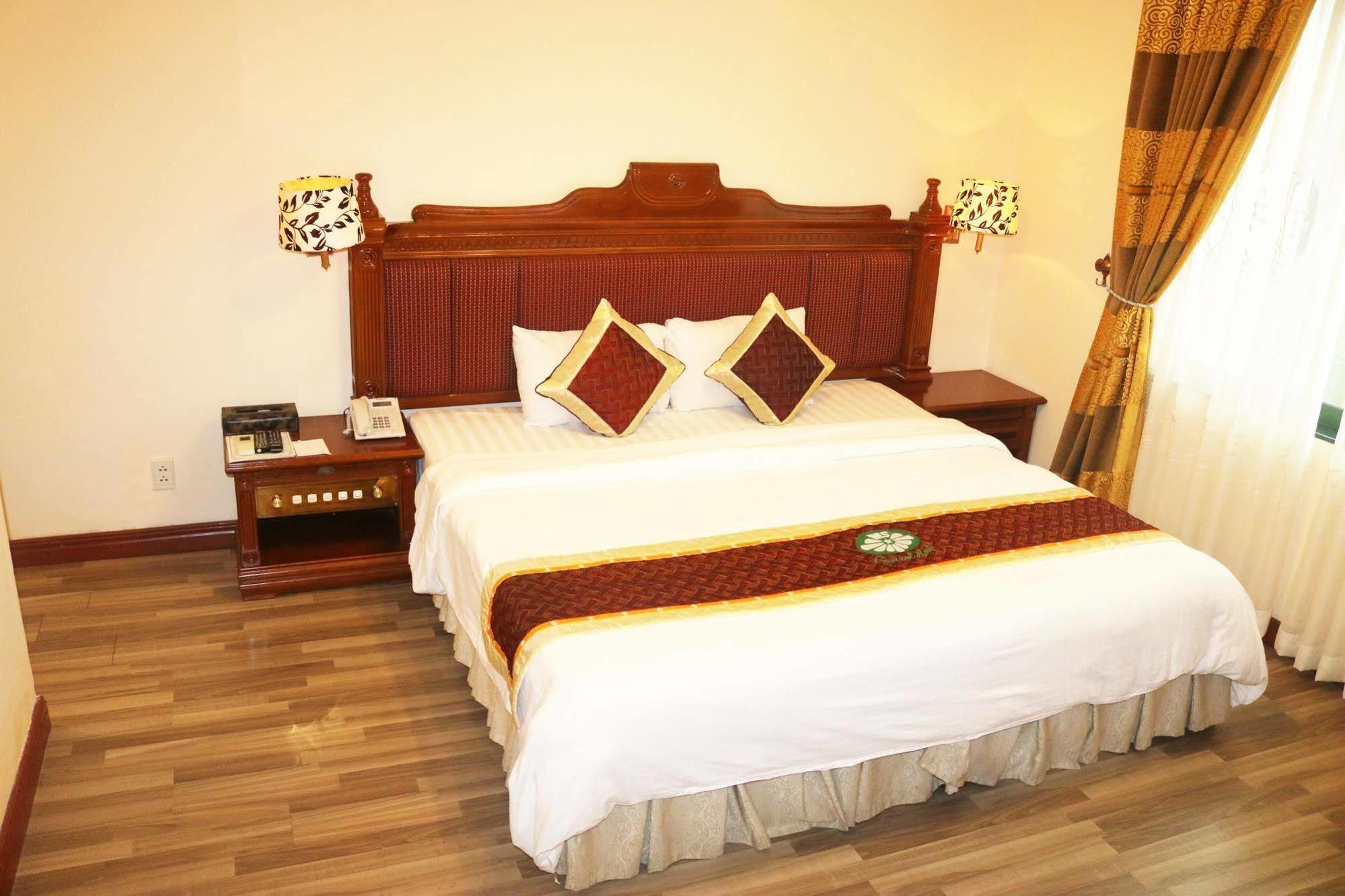 Central Hotel Quảng Ngãi Eksteriør billede