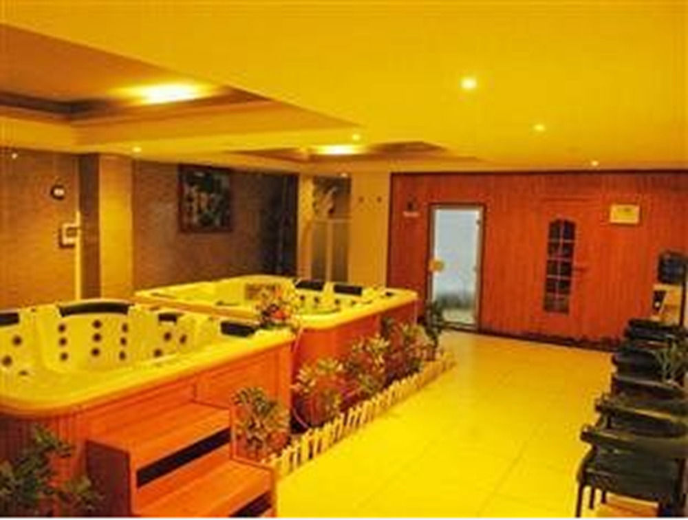 Central Hotel Quảng Ngãi Eksteriør billede